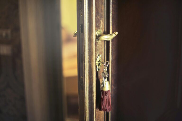 What are Locksmiths and How They Can Help