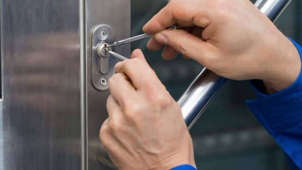 The Role of Emergency Locksmiths in Urgent Situations