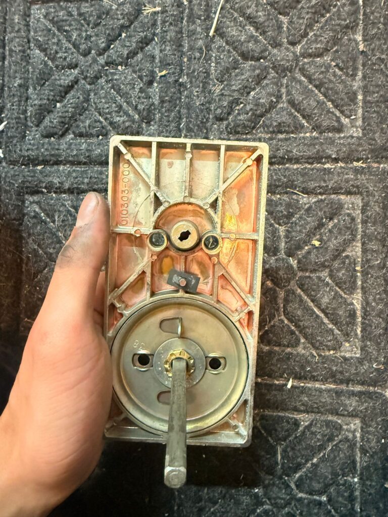 Commercial locksmith providing storefront door lock repair ottawa service in Ottawa